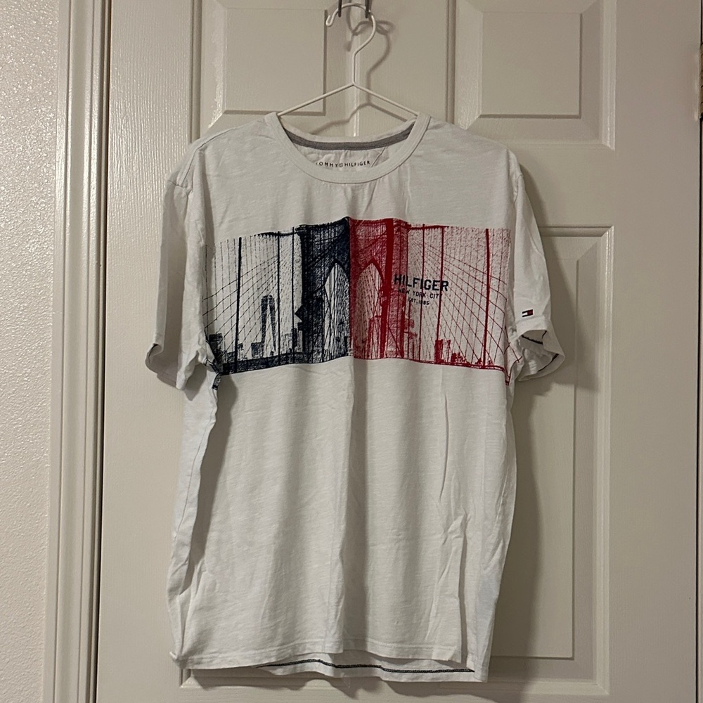 Tommy Hilfiger Graphic Tee in White with Red and Blue